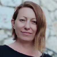 esrabaydemir profil fotoğrafı
