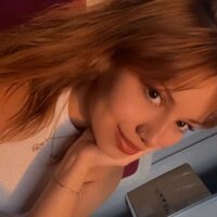 zeynepozyay profil fotoğrafı