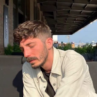 emreadiguzell profil fotoğrafı