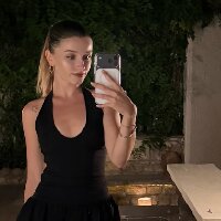 azrahurgezer profil fotoğrafı