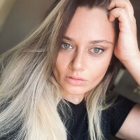 tugbaozbayrakk profil fotoğrafı
