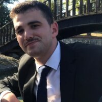 zekiuyanik profil fotoğrafı