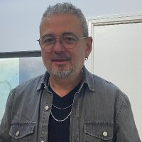azizkandemir20 profil fotoğrafı