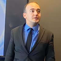 emreakoz profil fotoğrafı