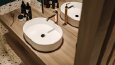 Modern Terrazzo ve Zümrüt Yeşili: Sofistike Banyo Tasarımı