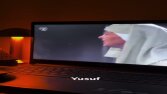 Cozy Aesthetic Dizi Kurgu - Duygusal Altyazılı Sahne  Laptop üzerinde cozy konseptli, duygusal dizi kurgusu.  