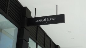 Miss Lore Tabela Tasarımı