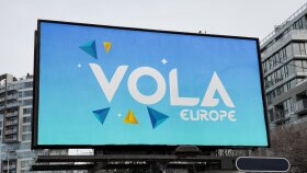 VOLA için logo ve Tshirt tasarımı
