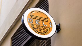 Deli Burger Logo Çalışması