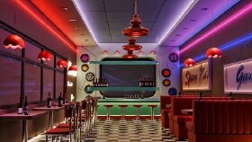 Route 66 Diners İç Mekan Tasarımı: Retro-Fütüristik Bar ve Diner Konsepti
