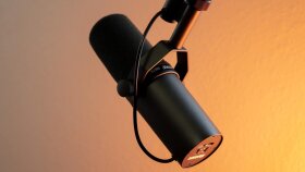 stüdyomda profesyonel ses diyalog ve rap kayıtları yapıyorum