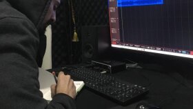 istediğiniz tarzda istediğiniz altyapıya söz yazabilirim