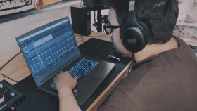 bir ses mühendisi olarak mix ve mastering yaparım