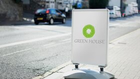 Green House - Profesyonel ve Özgün Logo 3D Mockup