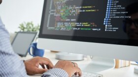 Ben, özel kodlanmış site yada script yazabilirim