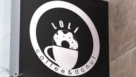 Donut ve kahve dükkanı için logo