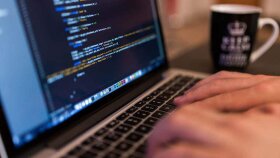 web tabanlı yazılımlar geliştiriyorum