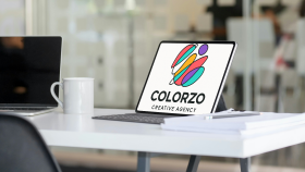 Colorzo-Soyut şekillerle tasarlanmış yaratıcı ajans logosu.