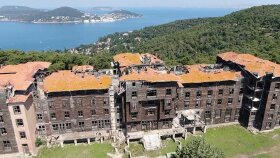 Büyükada’nın Sessiz Devi Neden Çürüdü?