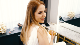 YAĞMUR GELİNİN KUAFÖR KLİBİ