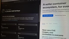 projeni dockerize eder ve ci/cd hattını kurarım