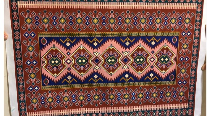  geleneksel motiflerle halı/ kilim tasarımları yapabilirim