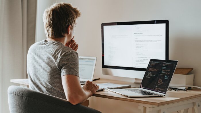 size özel kodlanmış web siteleri yapabilirim