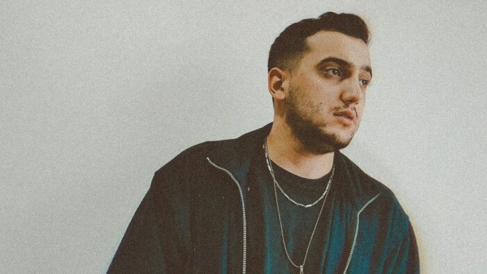 söz yazarı ve rap müzik sanatçısıyım
