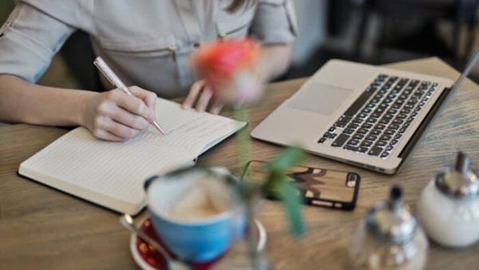 metin yazılarınızda bulunan imla  hataları düzeltirim