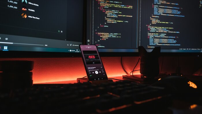 API ve otomasyon tabanlı yazılım çözümleri geliştiririm