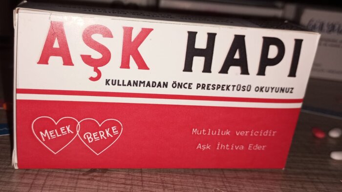 ilaç kutusu şeklinde düğün davetiyesi tasarlıyorum