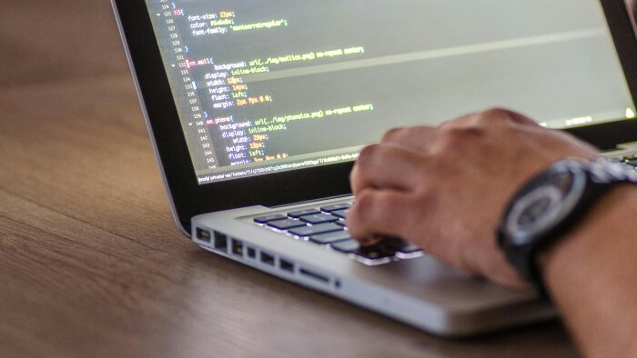 güvenilir ve profesyonel web siteleri oluşturup yayınlarım