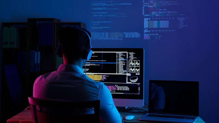 isteğinize göre saas ve web uygulamaları geliştirebilirim