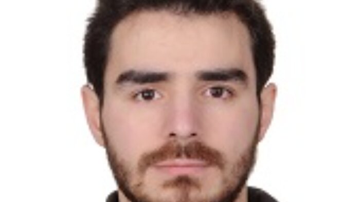 dini kitapları anlam bütünlüğünü bozmadan tercüme ederim
