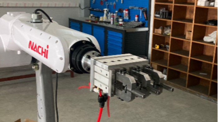 imalata uygun robotik tutucu tasarımı yaparım