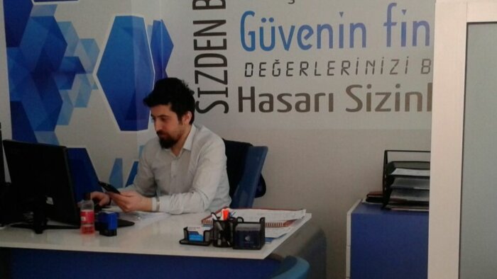 istediğiniz her duyguya kafiyeli şarkı sözü yazabilirim