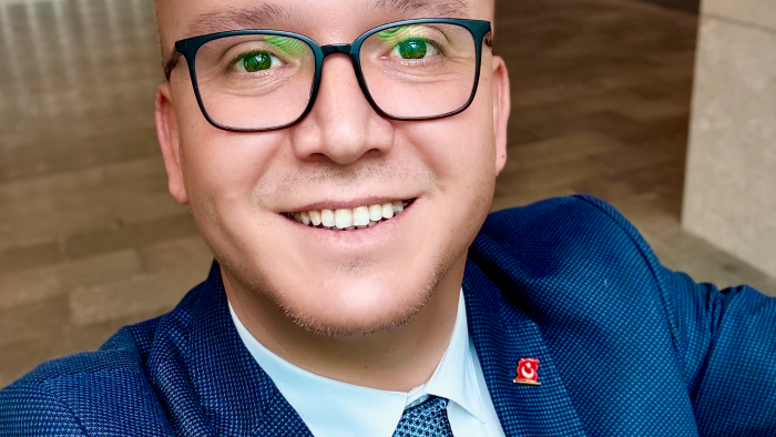 profesyonel seslendirme yapıyorum