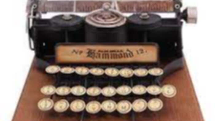 istenilen konuda her türlü editöryal hizmeti sunabilirim
