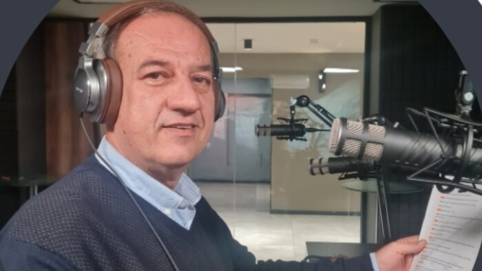 podcast metinlerinizi profesyonelce seslendiririm
