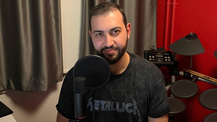 İngilizce ve Türkçe seslendirmelerinizi yapabilirim