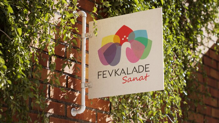 8 yıllık deneyimim ile sizlere kreatif logolar yapabilirim