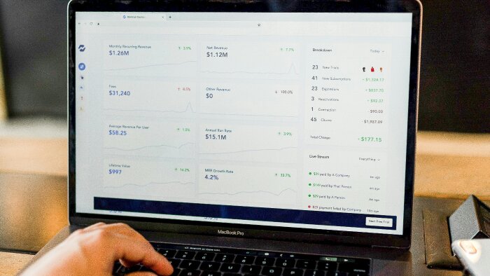 saas, crm ve diğer tüm isteklere göre web sistemleri yazarım