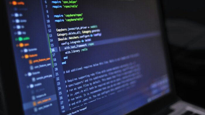 modern ve seo uyumlu web siteleri geliştiriyorum