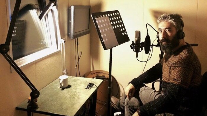 profesyonel bir seslendirmenim ve profesyonel seslendiririm