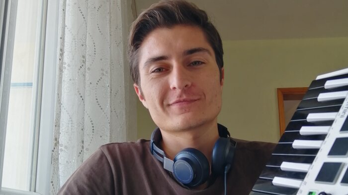 aklındaki melodiyi müthiş bir parça yaparım
