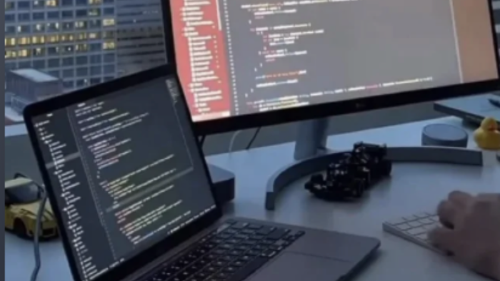modern ve yapay zeka destekli web uygulaması geliştiririm