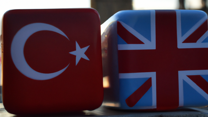 İngilizce - Türkçe çeviriler yapıyorum