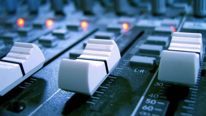eserlere sektör standartlarında mix ve mastering yapıyorum