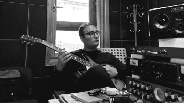 şarkılarınıza ve beatlerinize gitar çalarım