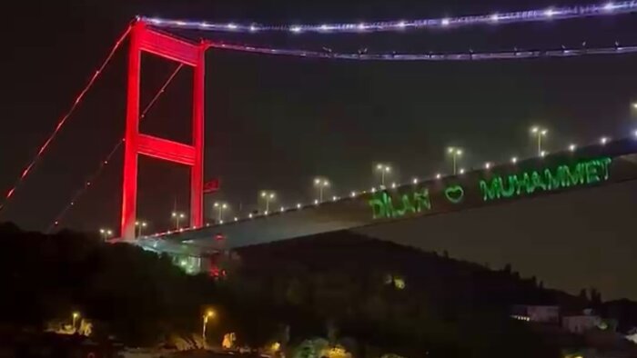 sevdikleriniz için boğaz köprüsüne lazer şov yapabilirim